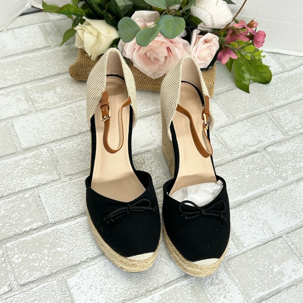 Elegant Black and Cream Espadrille Wedges - Picture 2 of 11